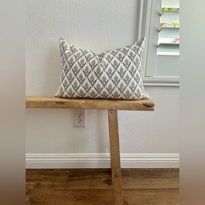 Jolie Marche - Bishop Pillow Case